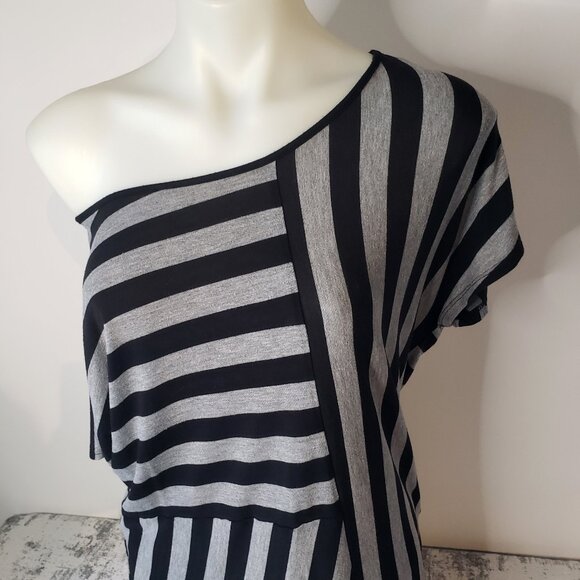 Black and Grey Striped Cable & Gauge Top - Picture 1 of 7